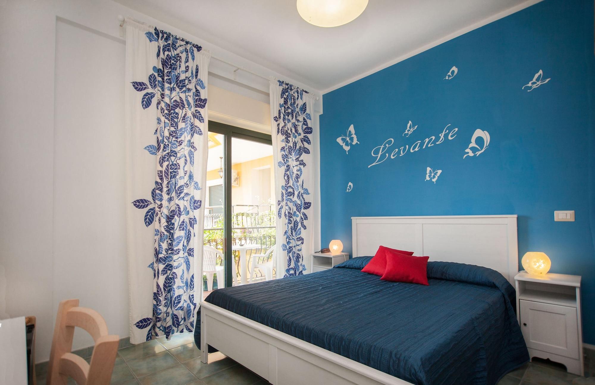 Hotel Donna Rosa SantʼAlessio Siculo Buitenkant foto
