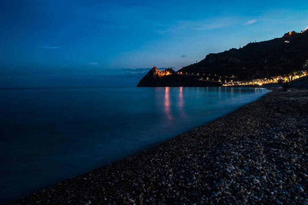 Hotel Donna Rosa SantʼAlessio Siculo Buitenkant foto
