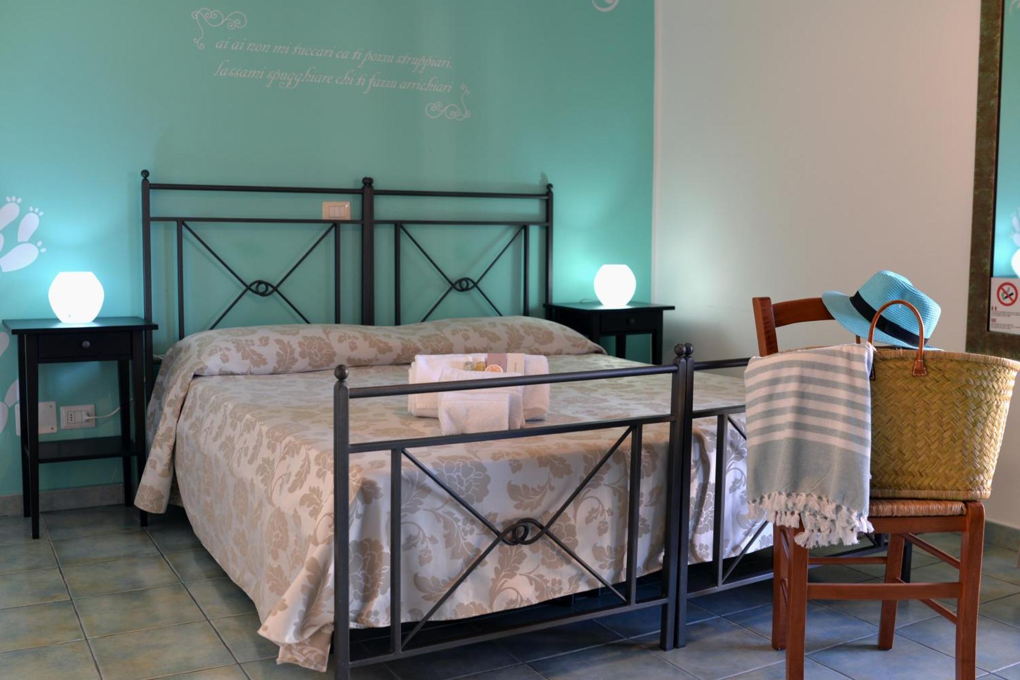 Hotel Donna Rosa SantʼAlessio Siculo Buitenkant foto