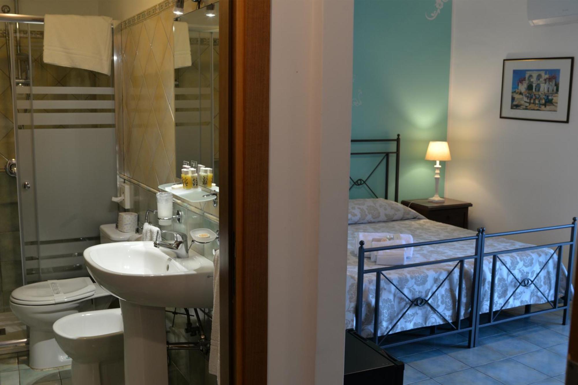 Hotel Donna Rosa SantʼAlessio Siculo Buitenkant foto