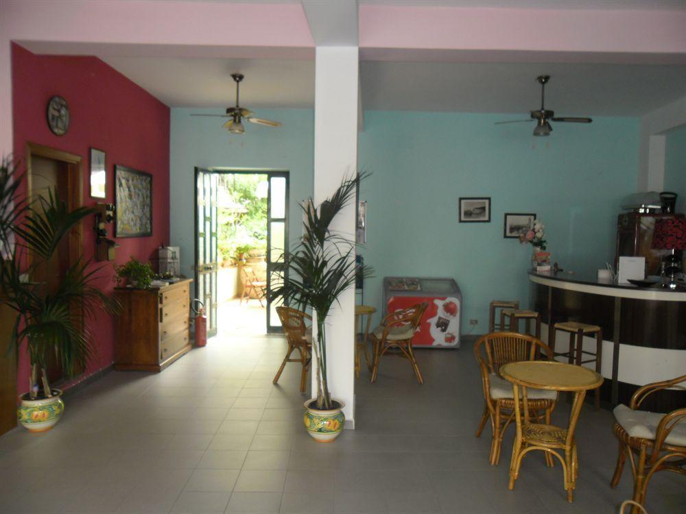 Hotel Donna Rosa SantʼAlessio Siculo Buitenkant foto
